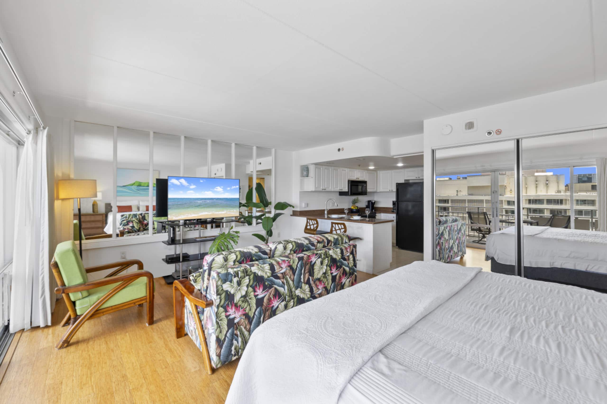 Condo in Honolulu · ★4.94 · 1 bedroom · 1 bed · 1 private bath - Image 9