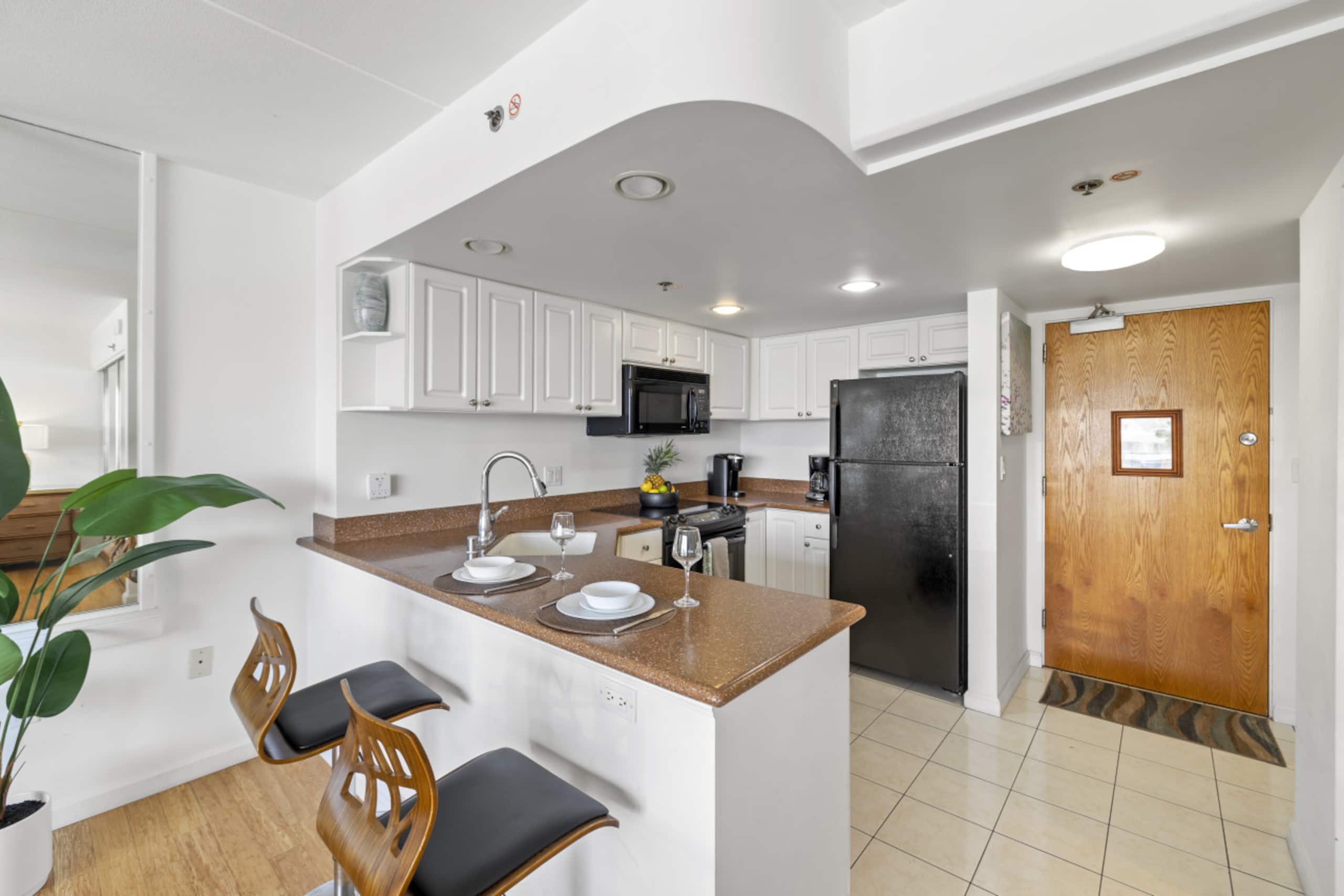 Condo in Honolulu · ★4.94 · 1 bedroom · 1 bed · 1 private bath - Image 6