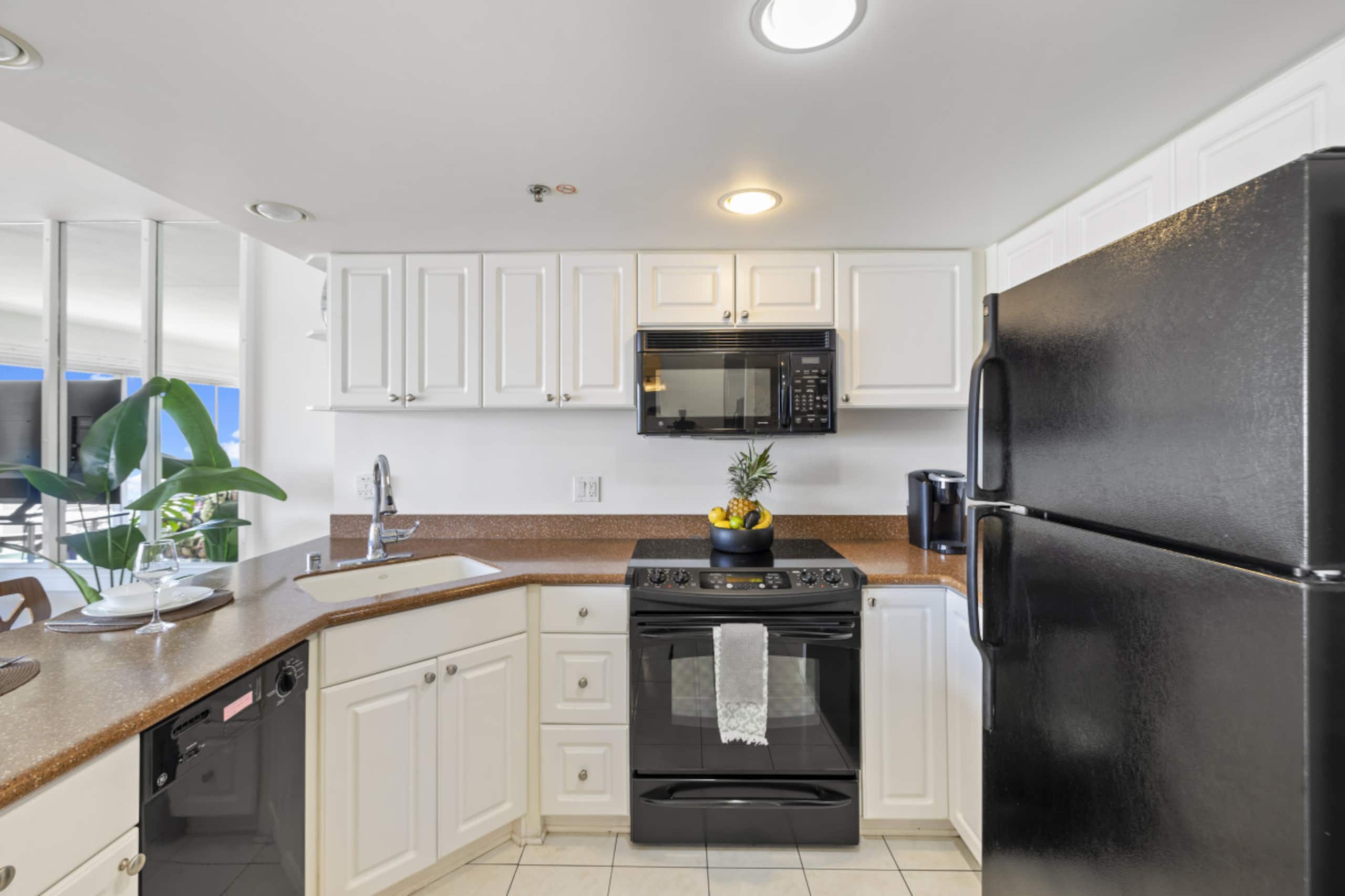 Condo in Honolulu · ★4.94 · 1 bedroom · 1 bed · 1 private bath - Image 4