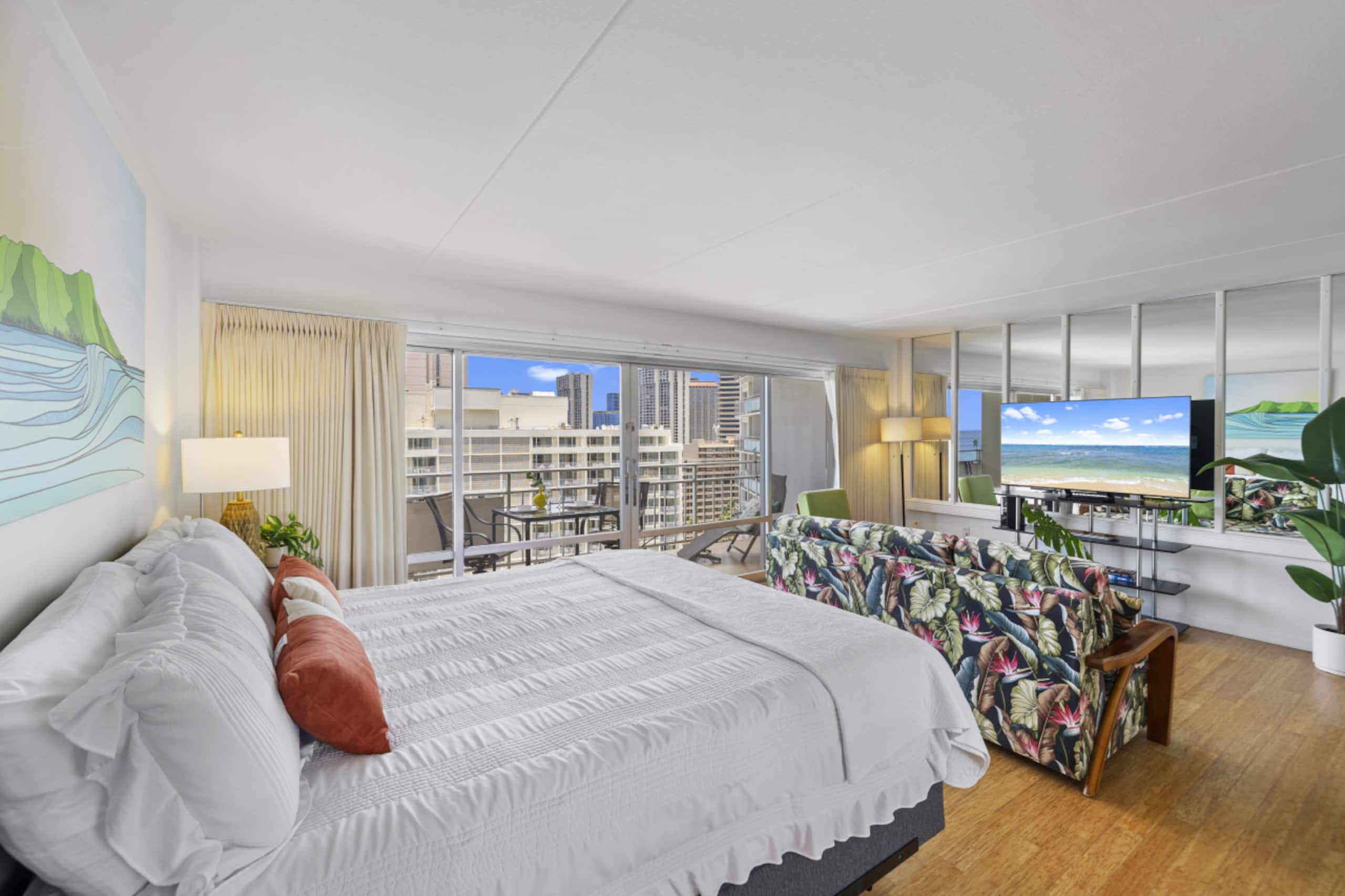 Condo in Honolulu · ★4.94 · 1 bedroom · 1 bed · 1 private bath - Image 10
