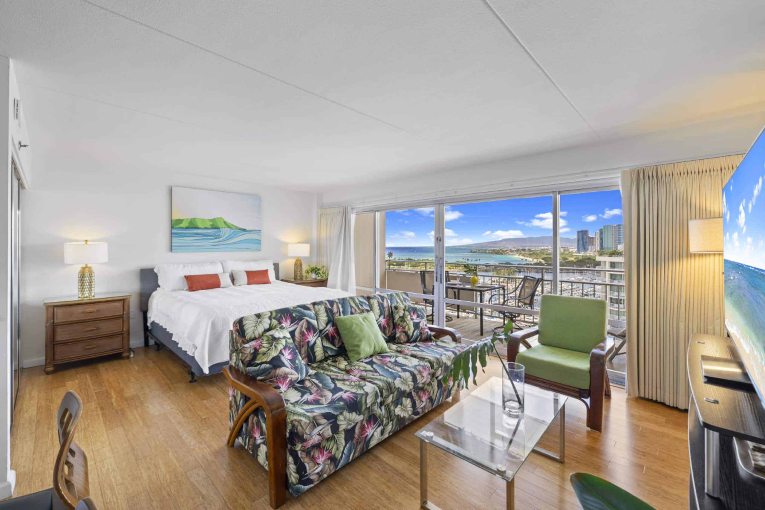 Condo in Honolulu · ★4.94 · 1 bedroom · 1 bed · 1 private bath - Image 14
