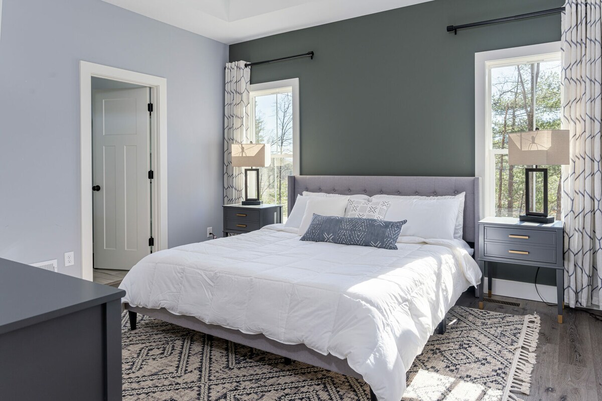 Uživajte u našoj glavnoj spavaćoj sobi.