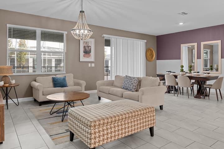 Stunning 8bd/5ba Pool Home 212 - Davenport, FL