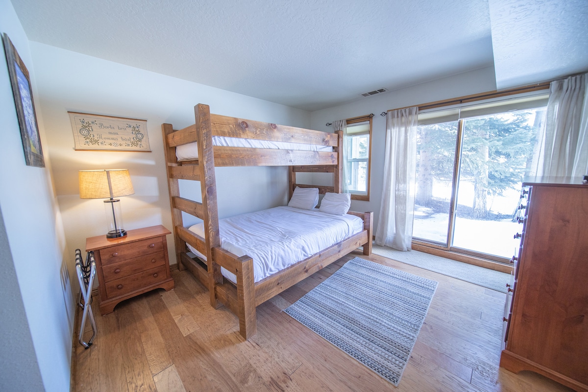 Სასტუმრო ოთახი