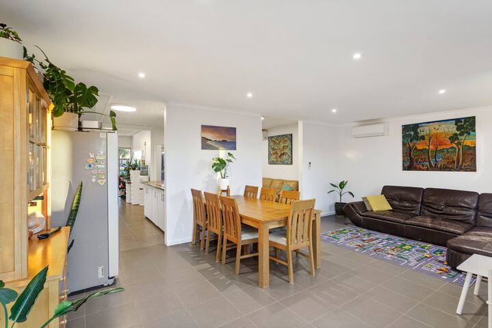 Oasis – Modern 4 Bedroom holiday home gallery image 4