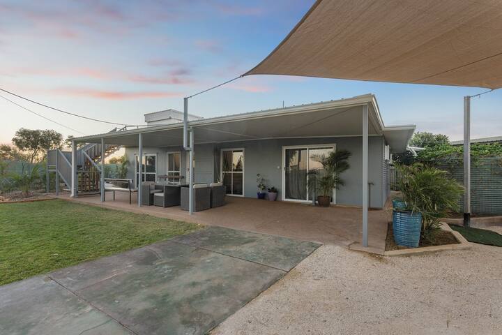 Oasis – Modern 4 Bedroom holiday home gallery image 2
