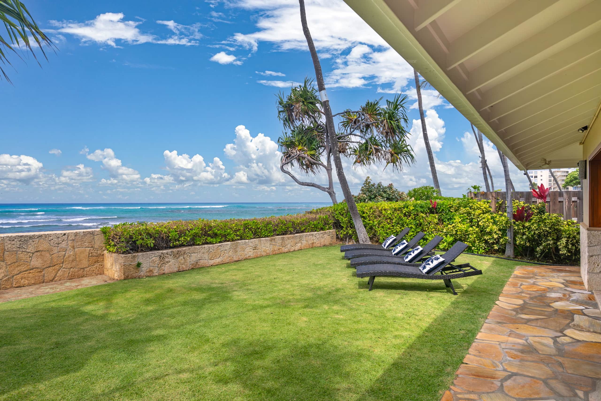 Home in Honolulu · ★4.89 · 3 bedrooms · 4 beds · 3.5 shared baths - Image 1