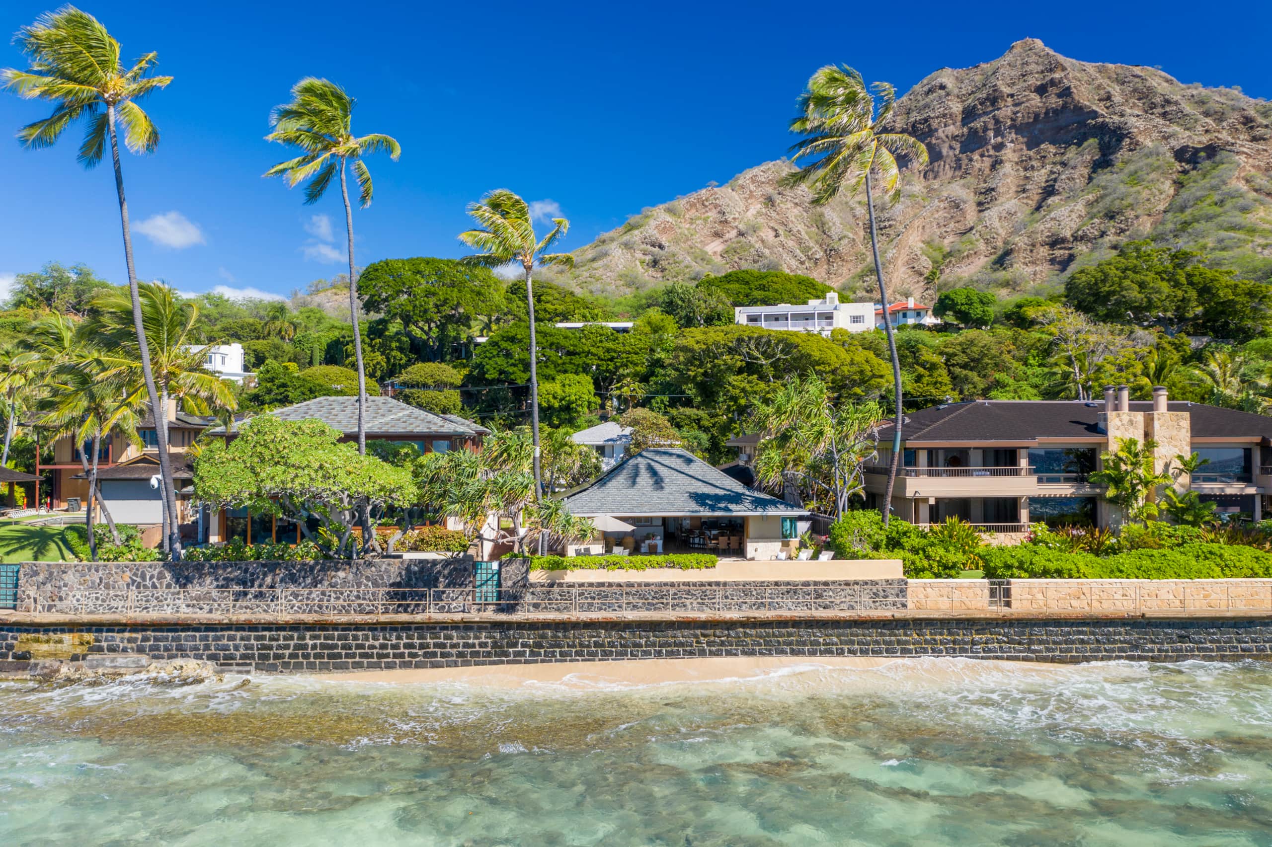 Home in Honolulu · ★4.89 · 3 bedrooms · 4 beds · 3.5 shared baths - Image 20