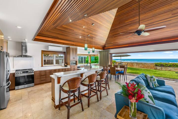 Hale Makai at Diamond Head: Stunning Oceanfront gallery image 3