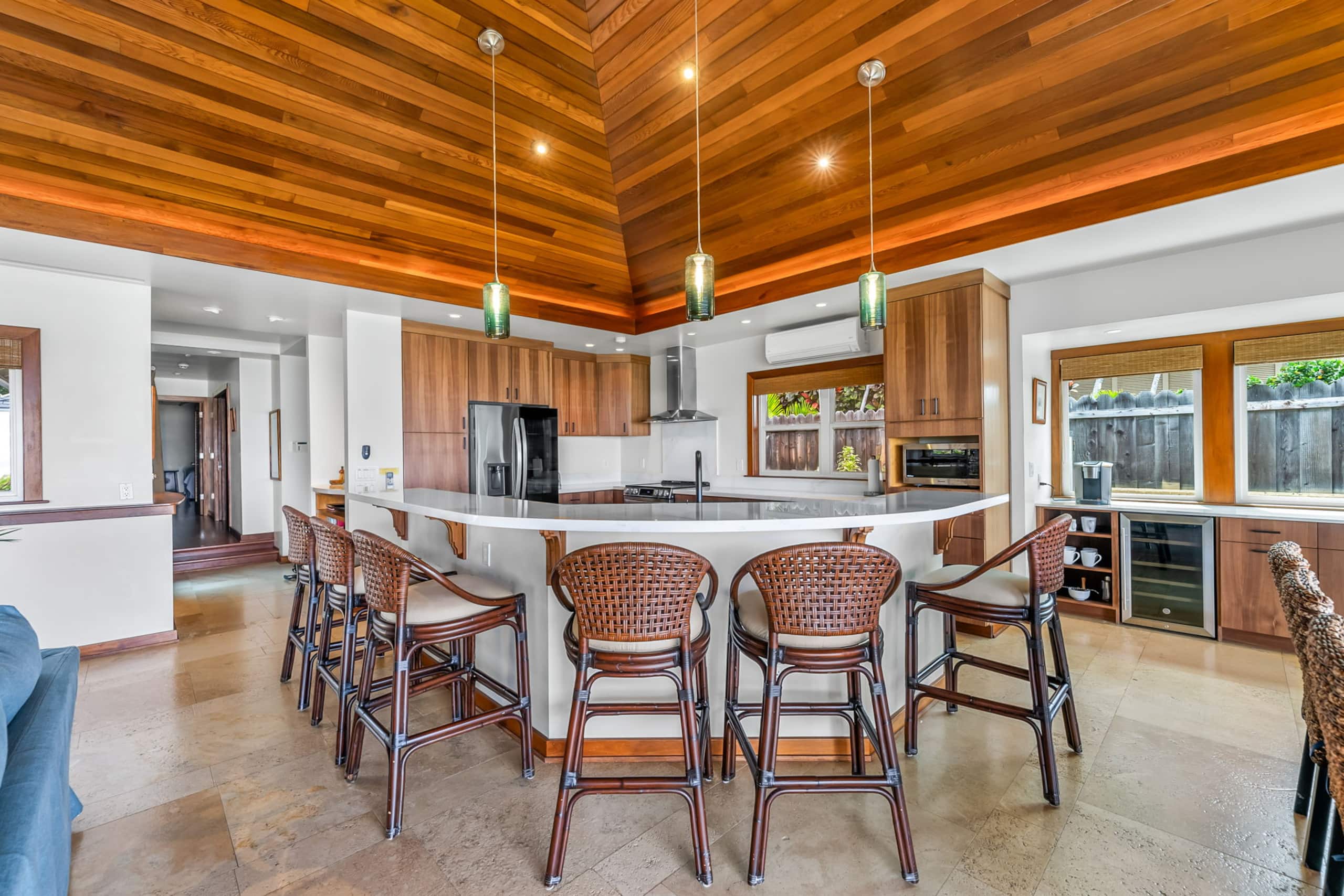 Home in Honolulu · ★4.89 · 3 bedrooms · 4 beds · 3.5 shared baths - Image 12