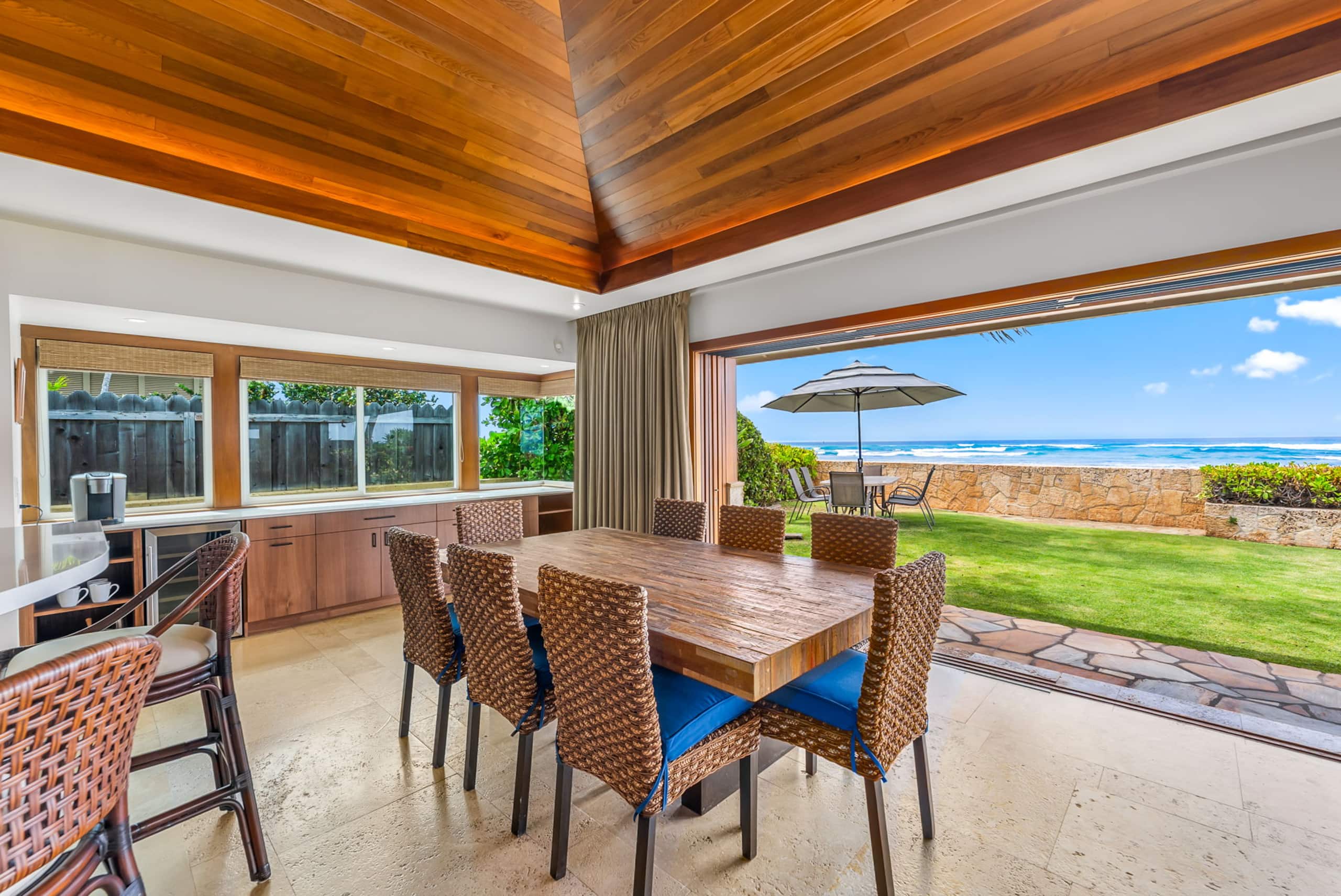 Home in Honolulu · ★4.89 · 3 bedrooms · 4 beds · 3.5 shared baths - Image 9