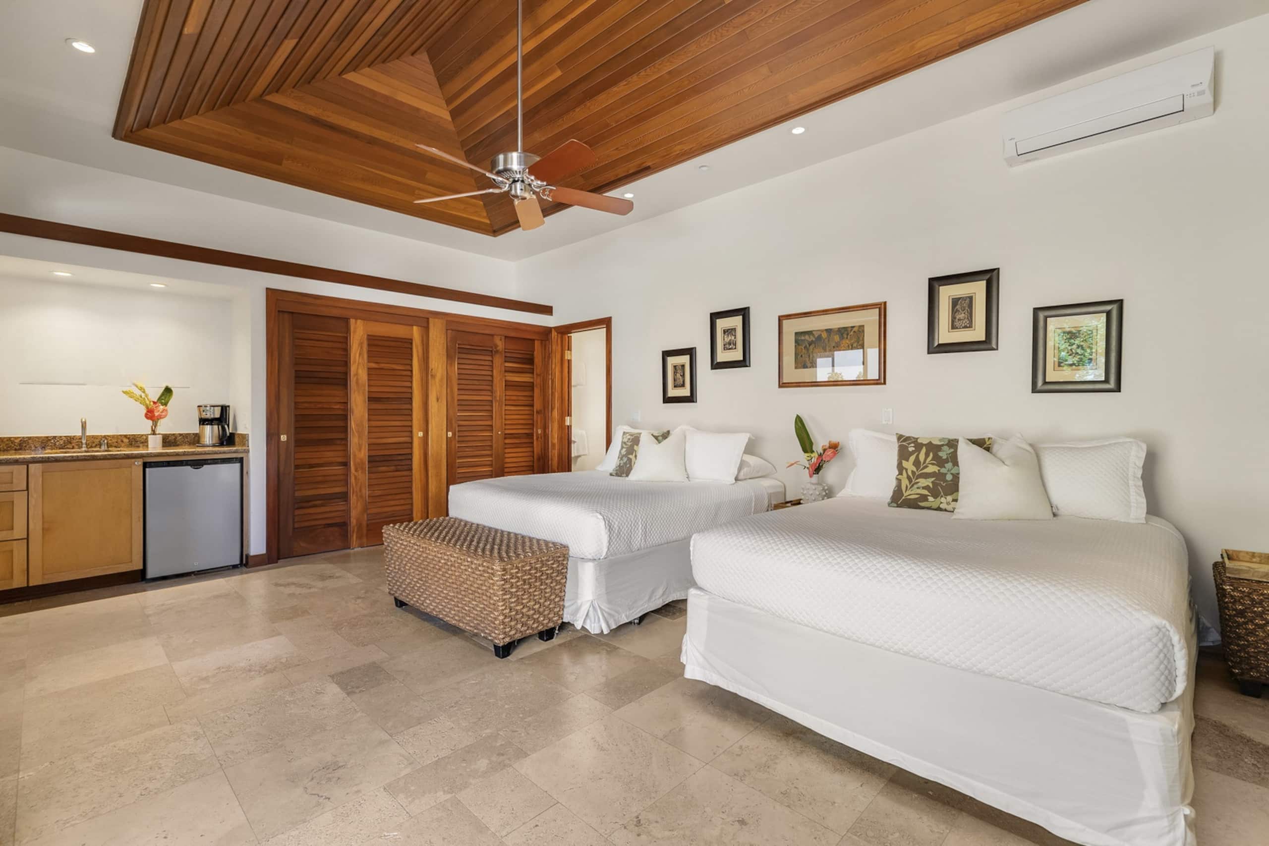 Home in Honolulu · ★4.89 · 3 bedrooms · 4 beds · 3.5 shared baths - Image 17