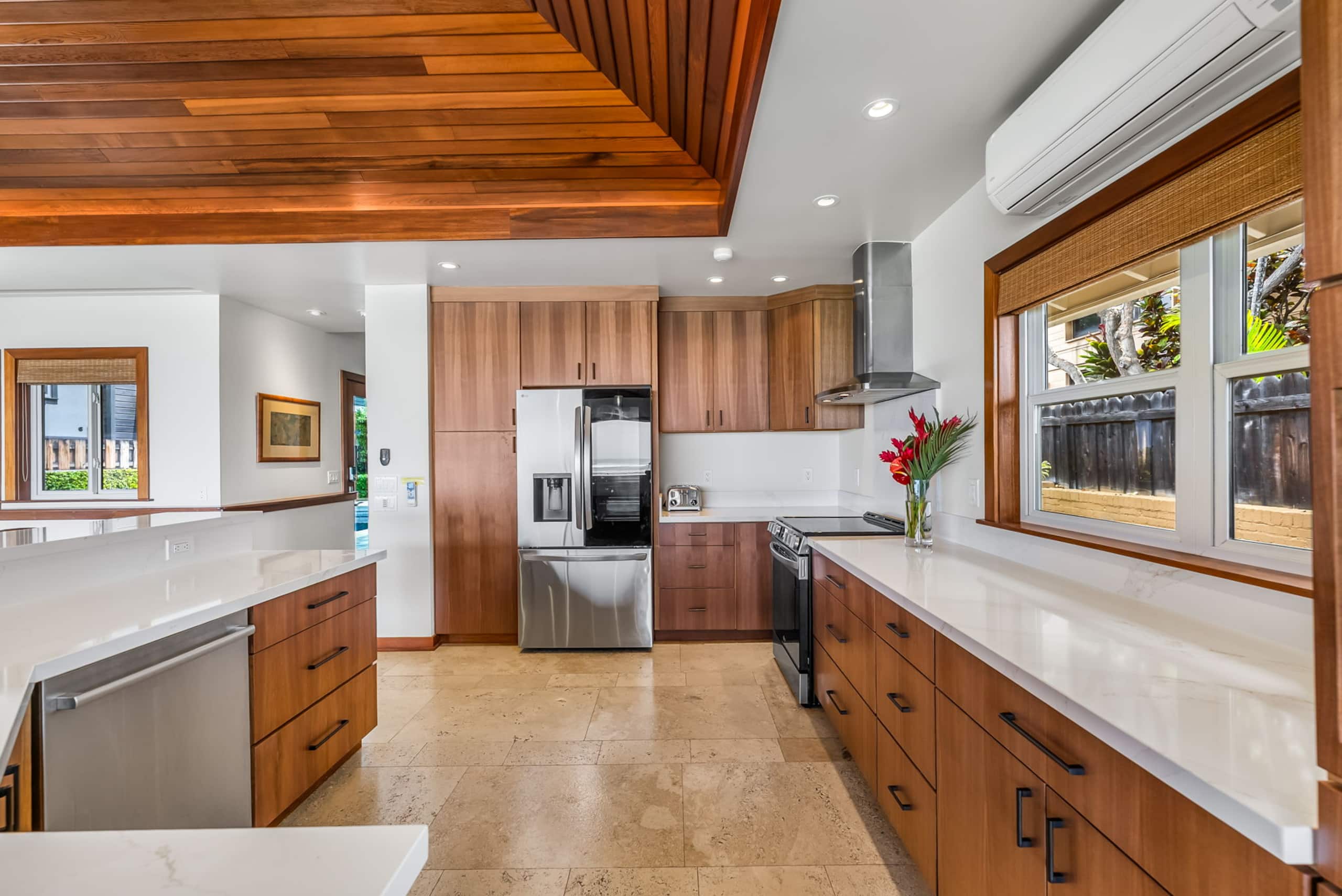 Home in Honolulu · ★4.89 · 3 bedrooms · 4 beds · 3.5 shared baths - Image 15