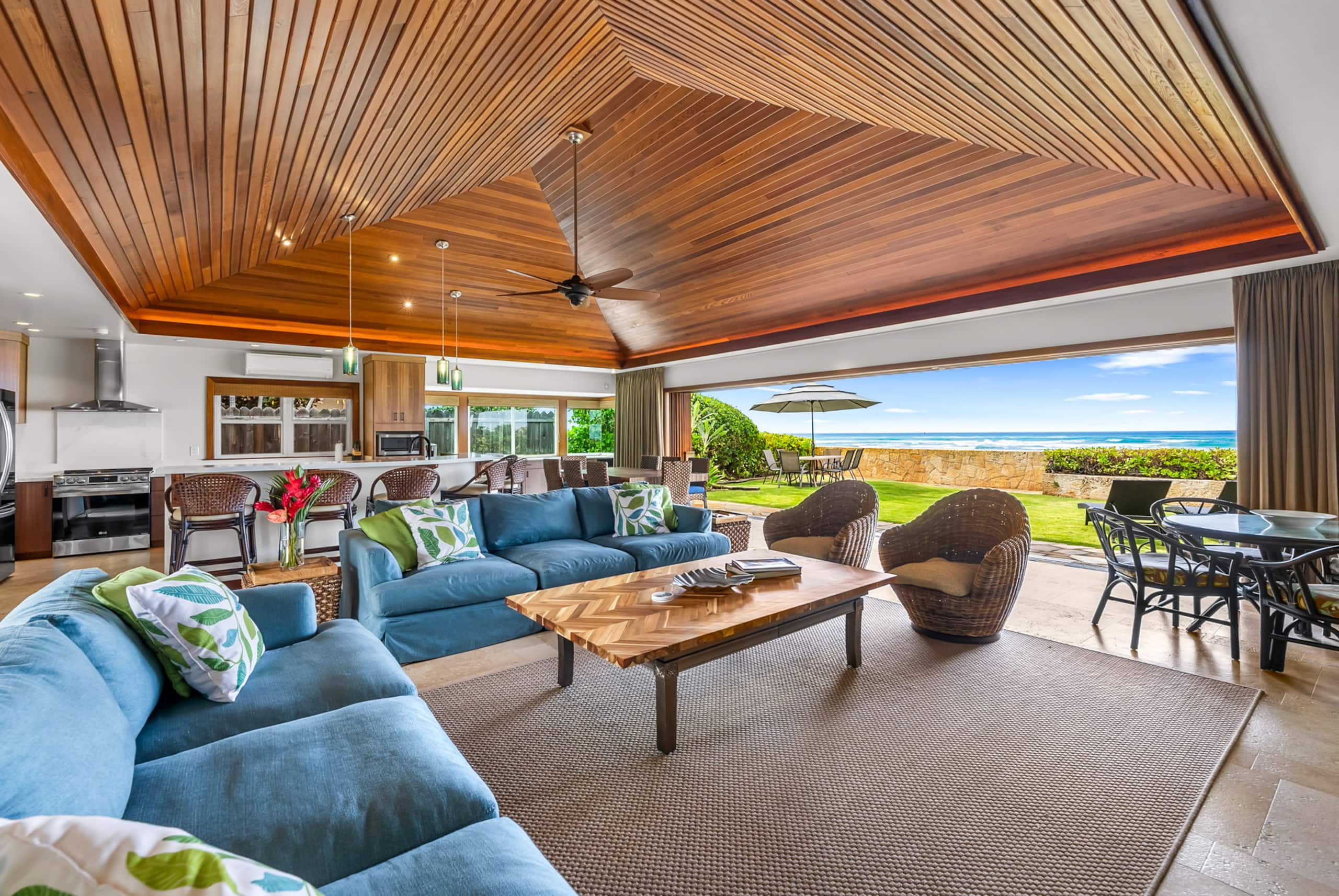 Home in Honolulu · ★4.89 · 3 bedrooms · 4 beds · 3.5 shared baths - Image 2