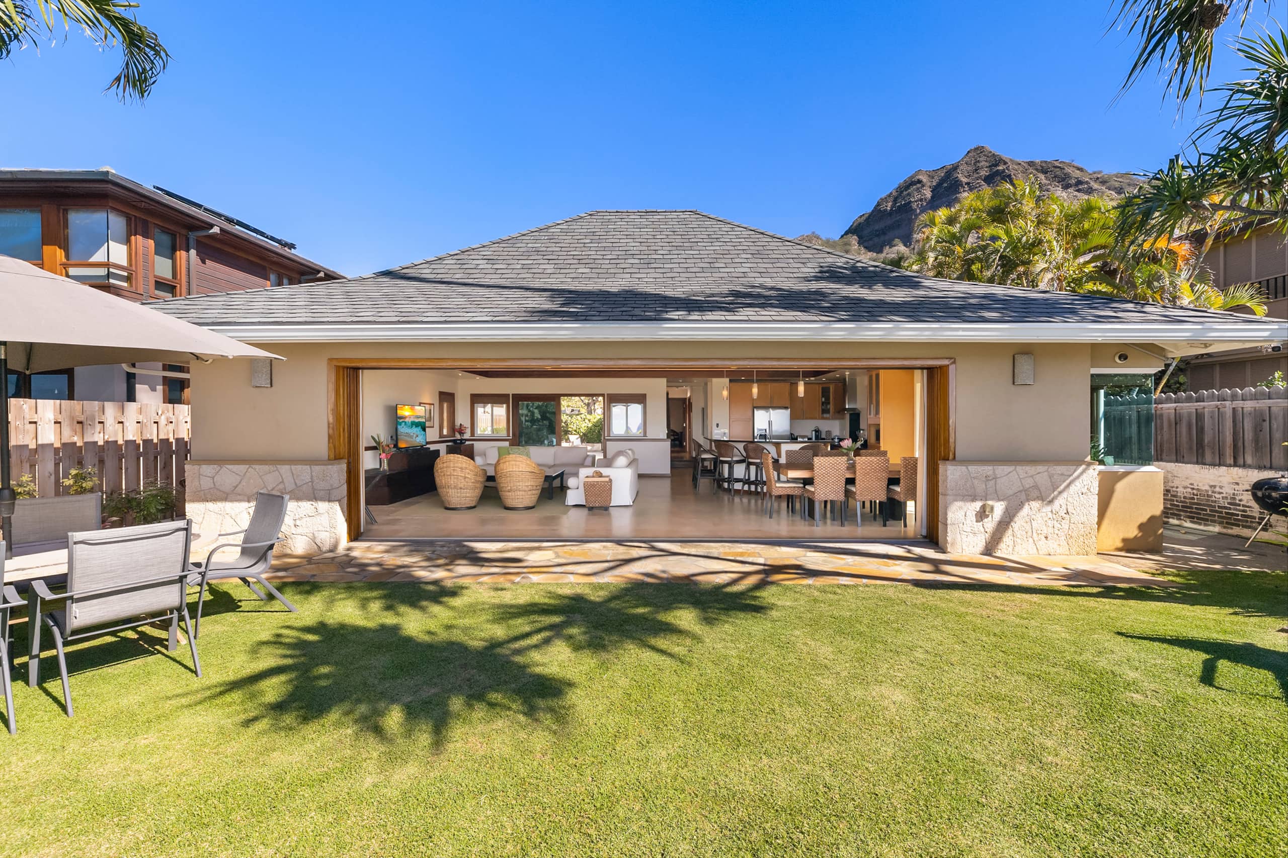 Home in Honolulu · ★4.89 · 3 bedrooms · 4 beds · 3.5 shared baths - Image 18