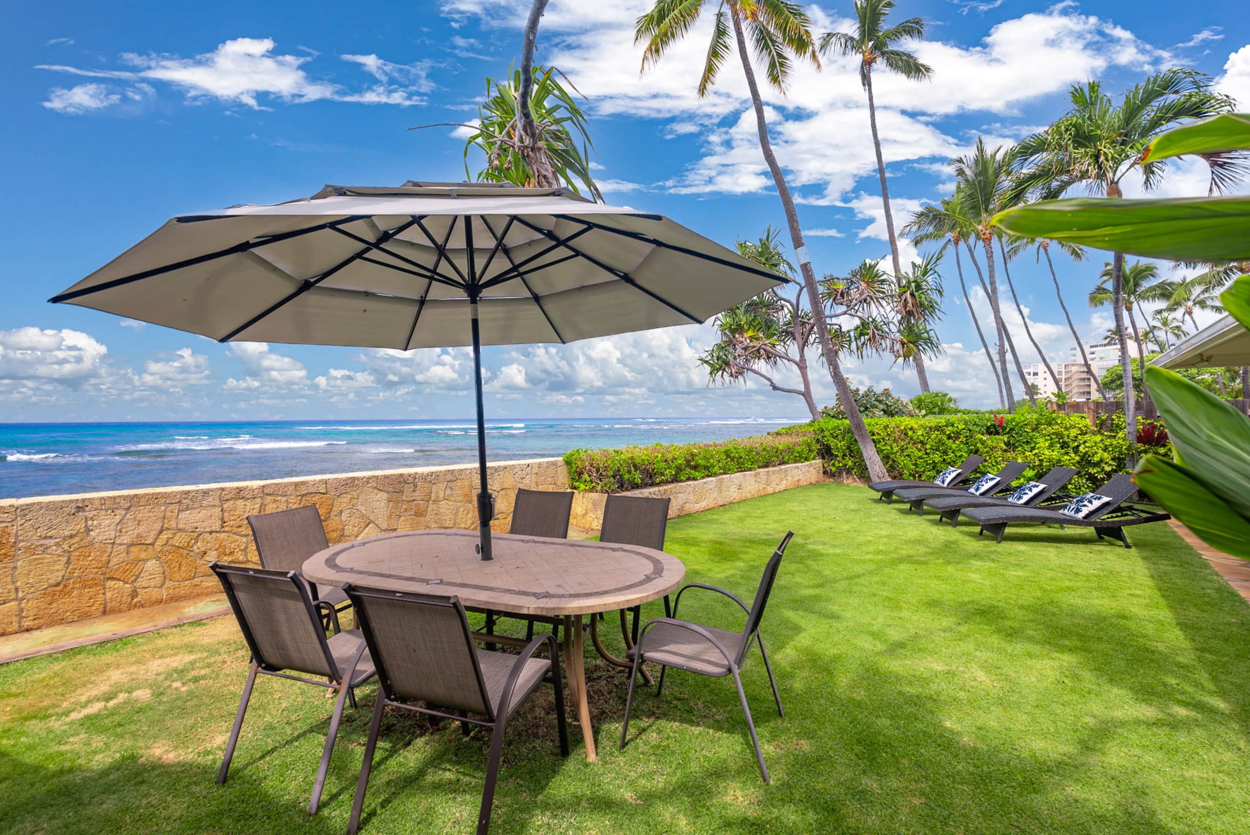 Home in Honolulu · ★4.89 · 3 bedrooms · 4 beds · 3.5 shared baths - Image 4