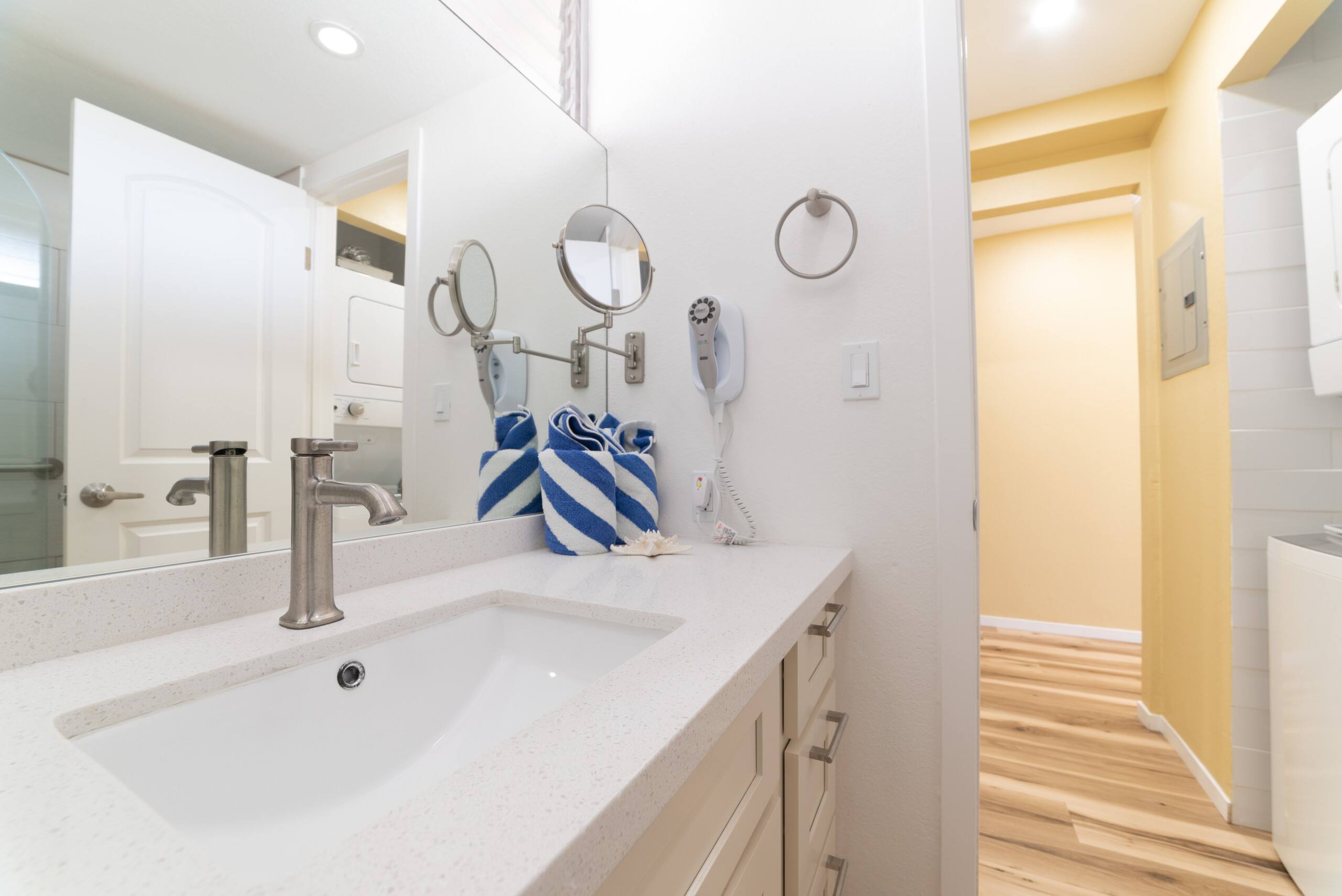 Condo in Lahaina · ★4.69 · 1 bedroom · 1 bed · 1 bath - Image 5