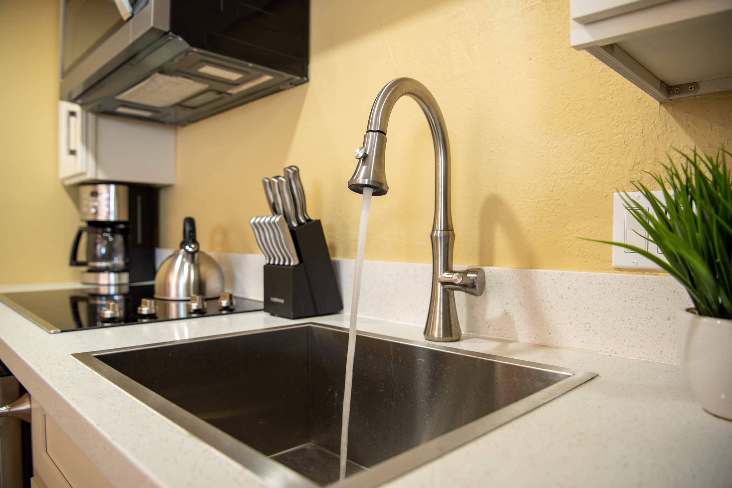 Condo in Lahaina · ★4.69 · 1 bedroom · 1 bed · 1 bath - Image 22