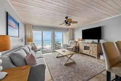 Deja+View-Beachfront-Complimentary+Beach+Service