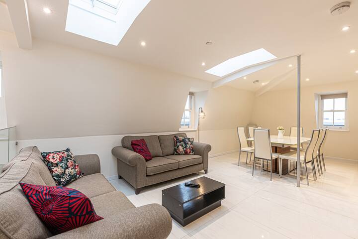 Luxury, Contemporary Penthouse in Marylebone gallery image 2