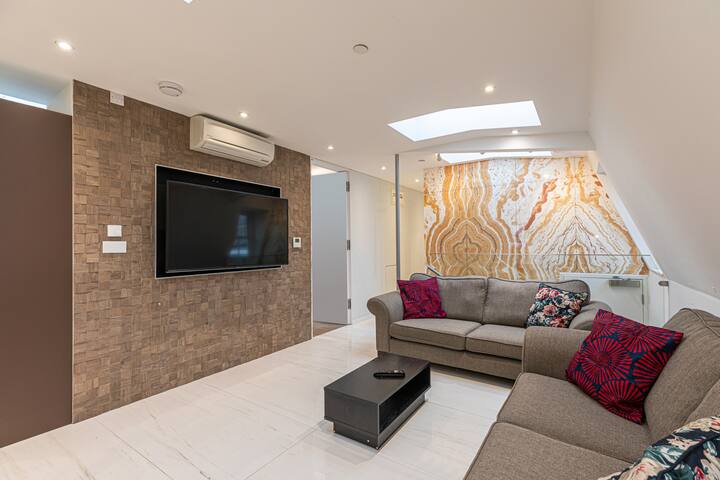 Luxury, Contemporary Penthouse in Marylebone