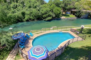 Stay near New Braunfels