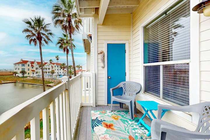 1br Oasis Near Beach | Pool | Hot Tub | Balcony - Corpus Christi, TX