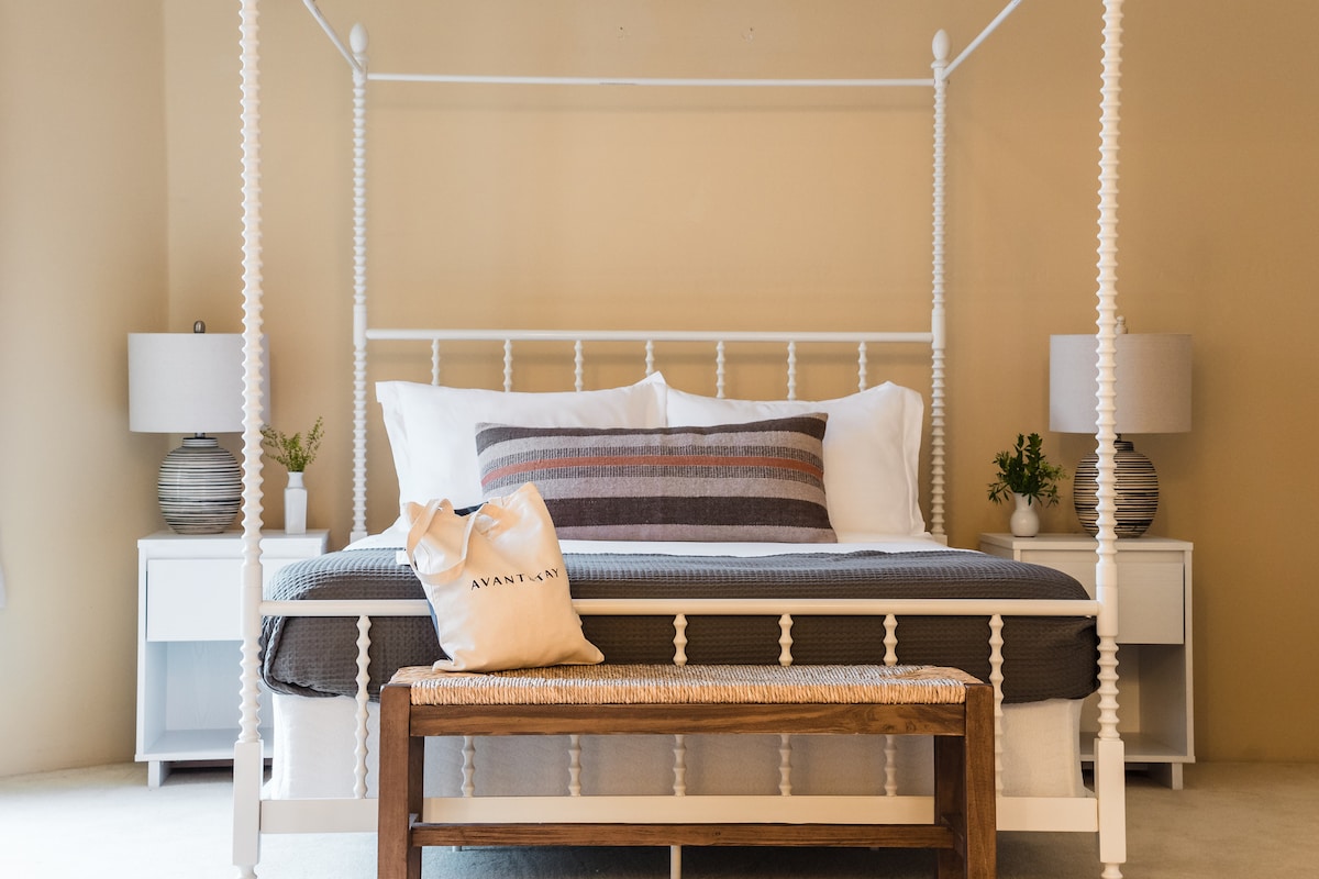 Spálňa 2 má manželskú posteľ.