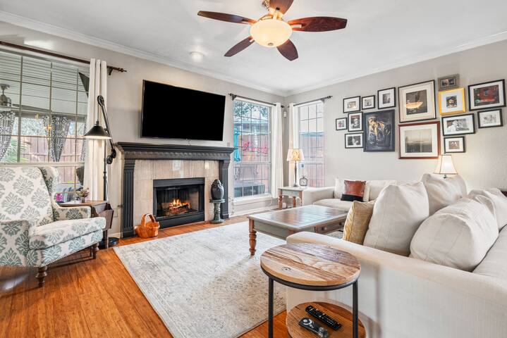 N.Austin Oasis-3BR,Pool,Private Office,Domain Area gallery image 5