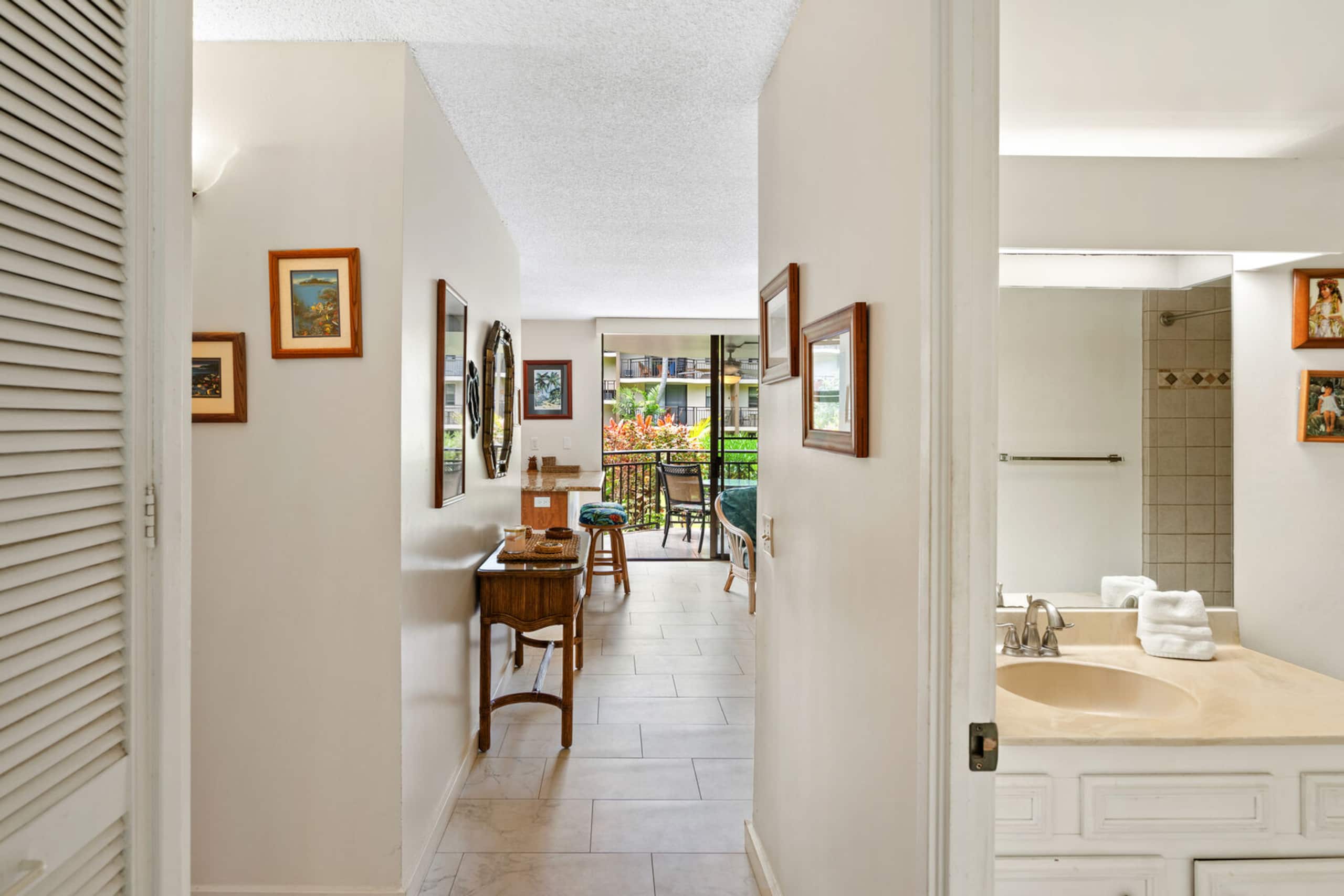 Condo in Kailua-Kona · ★4.63 · 1 bedroom · 2 beds · 1 private bath - Image 10