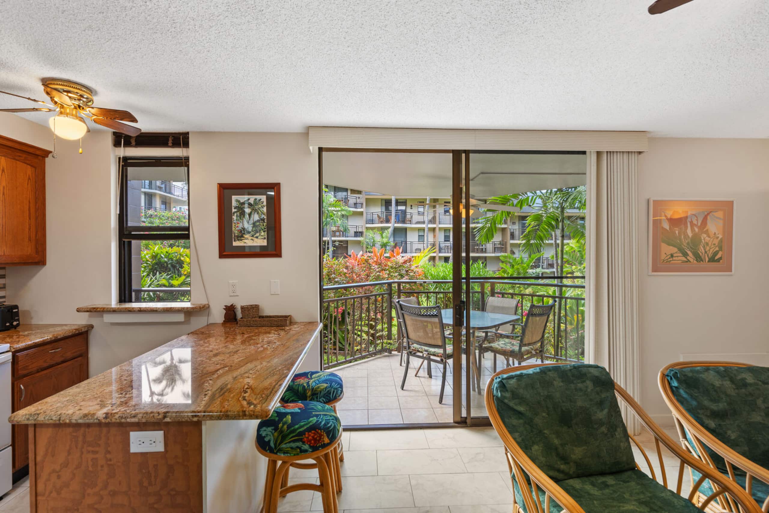 Condo in Kailua-Kona · ★4.63 · 1 bedroom · 2 beds · 1 private bath - Image 4