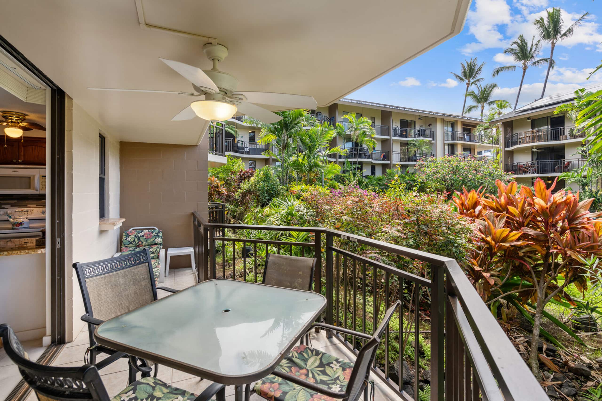 Condo in Kailua-Kona · ★4.63 · 1 bedroom · 2 beds · 1 private bath - Image 13