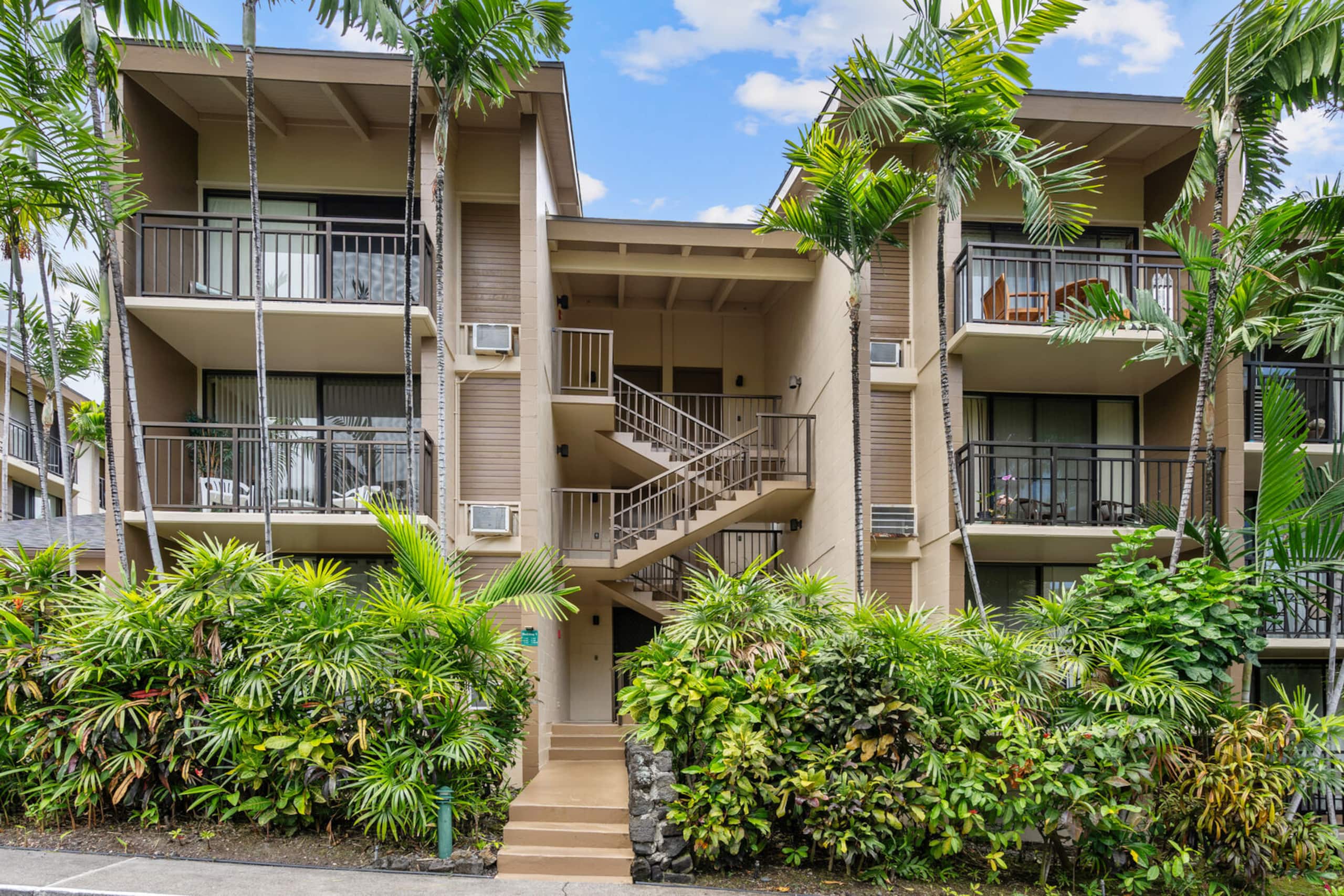 Condo in Kailua-Kona · ★4.63 · 1 bedroom · 2 beds · 1 private bath - Image 19