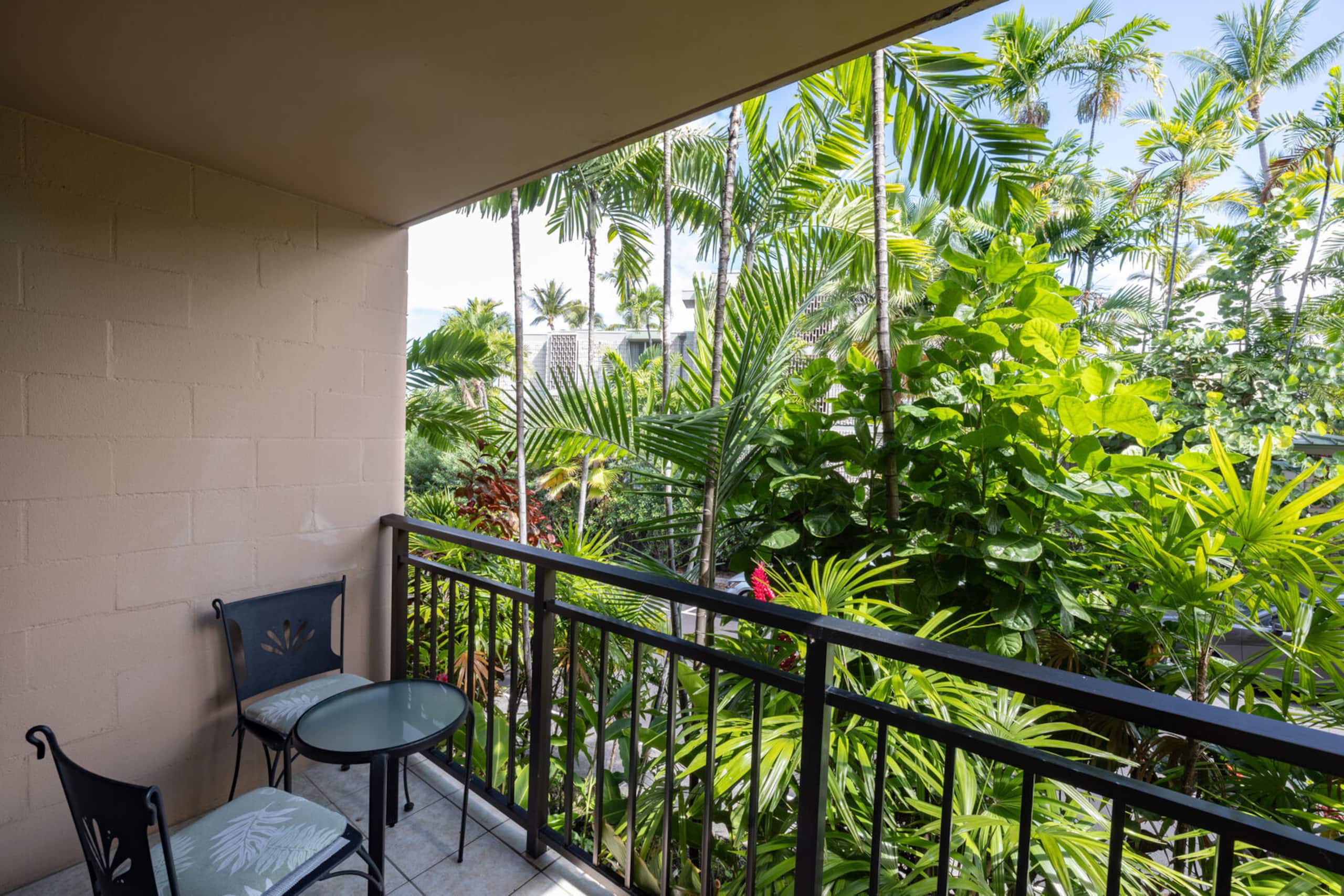 Condo in Kailua-Kona · ★4.63 · 1 bedroom · 2 beds · 1 private bath - Image 11