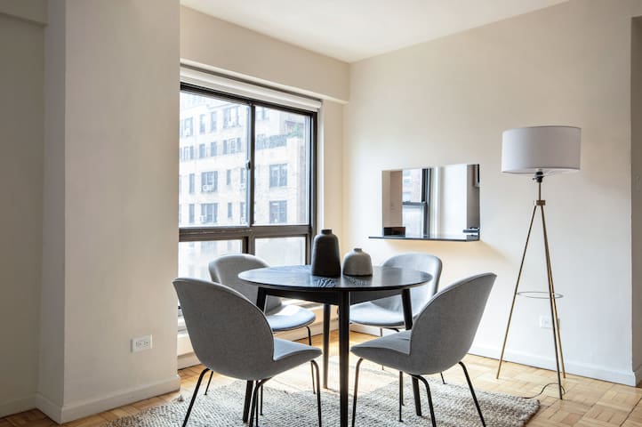 Blueground | Midtown E, w/d, nr Central Park gallery image 5