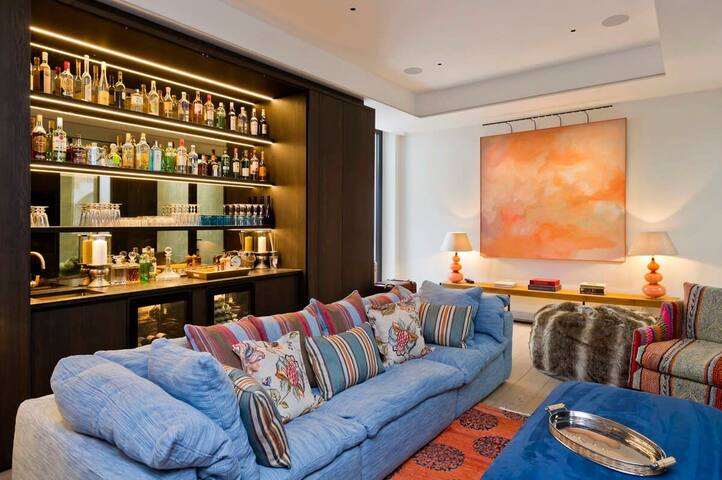 Stunning 5 bed Fulham home w/ indoor pool & sauna gallery image 5