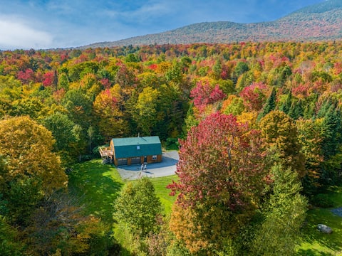Jay Peak 3 miles - secluded with spectacular view!