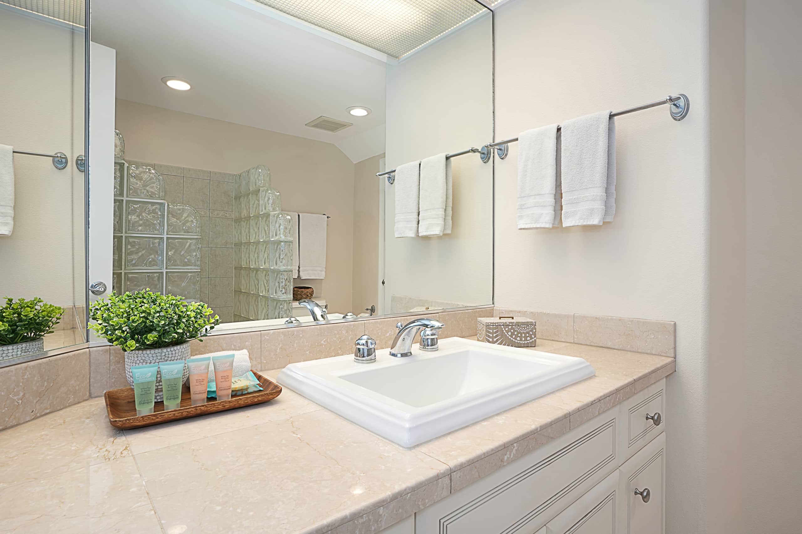 Condo in Princeville · ★4.88 · 3 bedrooms · 3 beds · 3 baths - Image 5