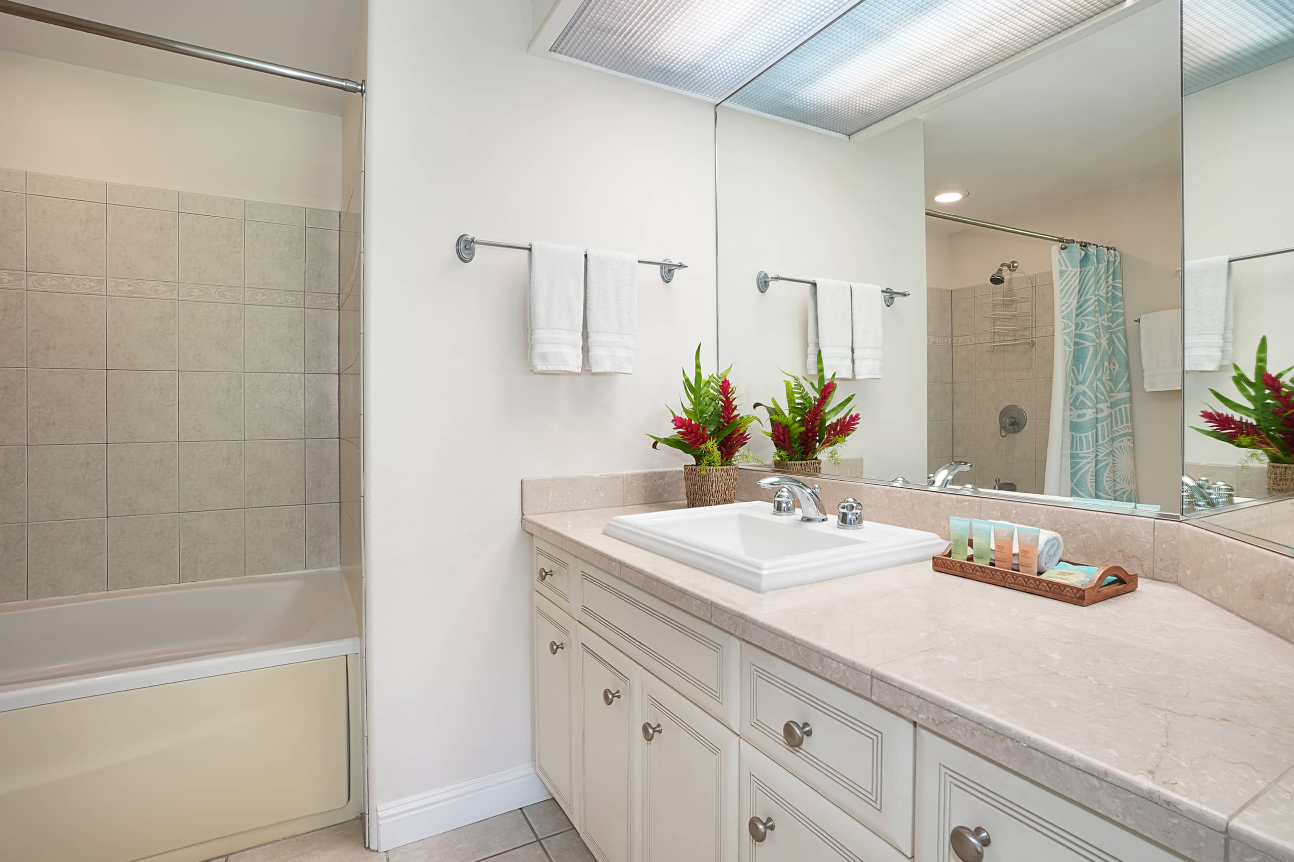 Condo in Princeville · ★4.88 · 3 bedrooms · 3 beds · 3 baths - Image 4