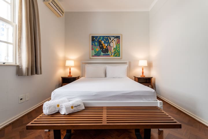 Literary sanctuary, near Arpoador | Fco501 gallery image 3