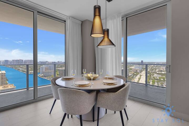 Luxury 3 Br|Corner Balcony|Panoramic View+ Pools gallery image 5