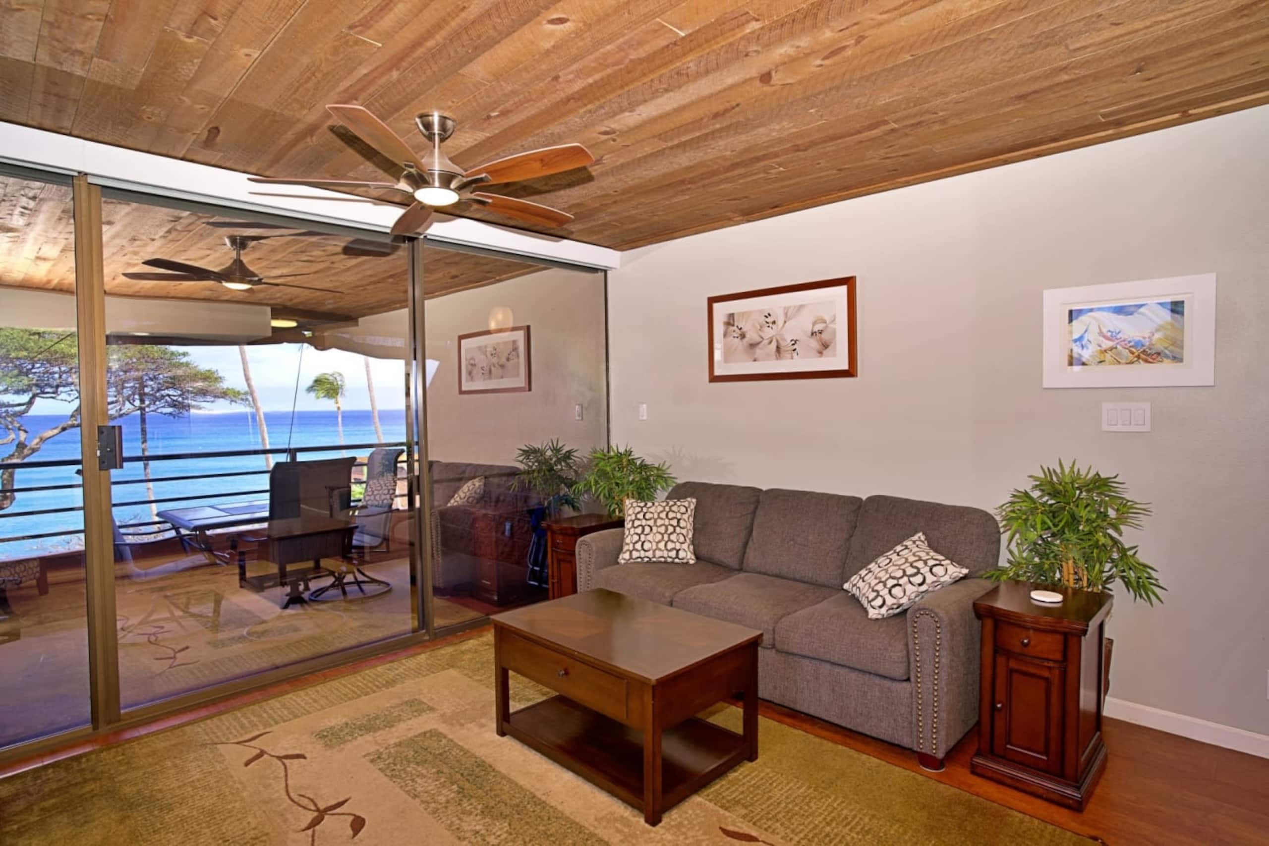 Condo in Lahaina · ★4.86 · 1 bedroom · 2 beds · 1 private bath - Image 2