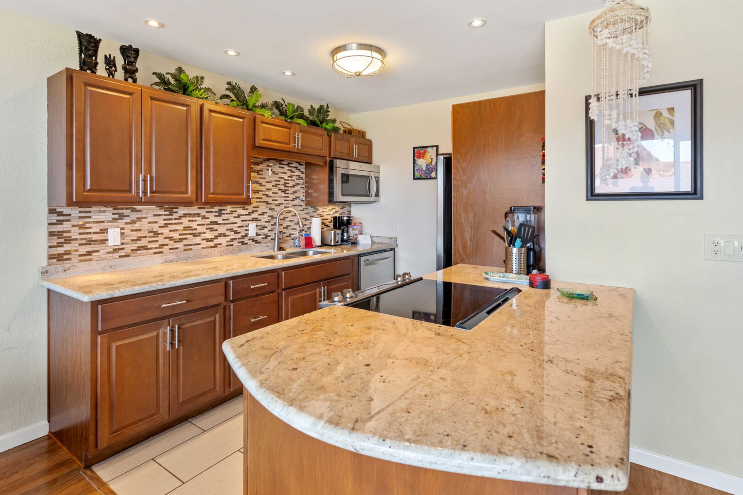 Condo in Kailua-Kona · ★4.8 · 2 bedrooms · 2 beds · 2 private baths - Image 3