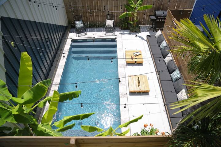 Modern and Spacious House | Heated Pool | Near FQ gallery image 3