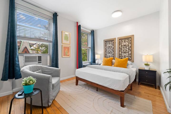 2BR In Times Square Near Restaurants