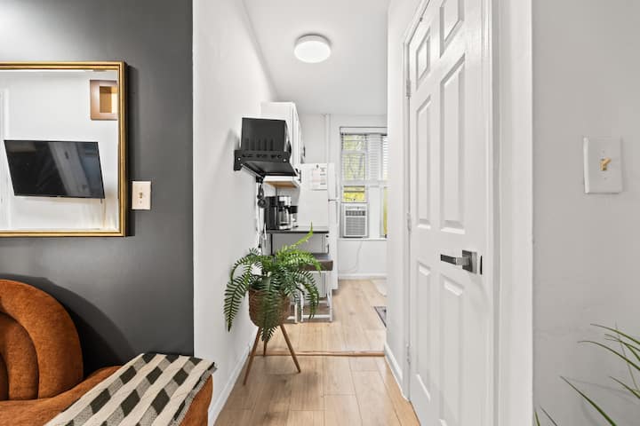 2br In Times Square Near Restaurants, Fifa - Queens