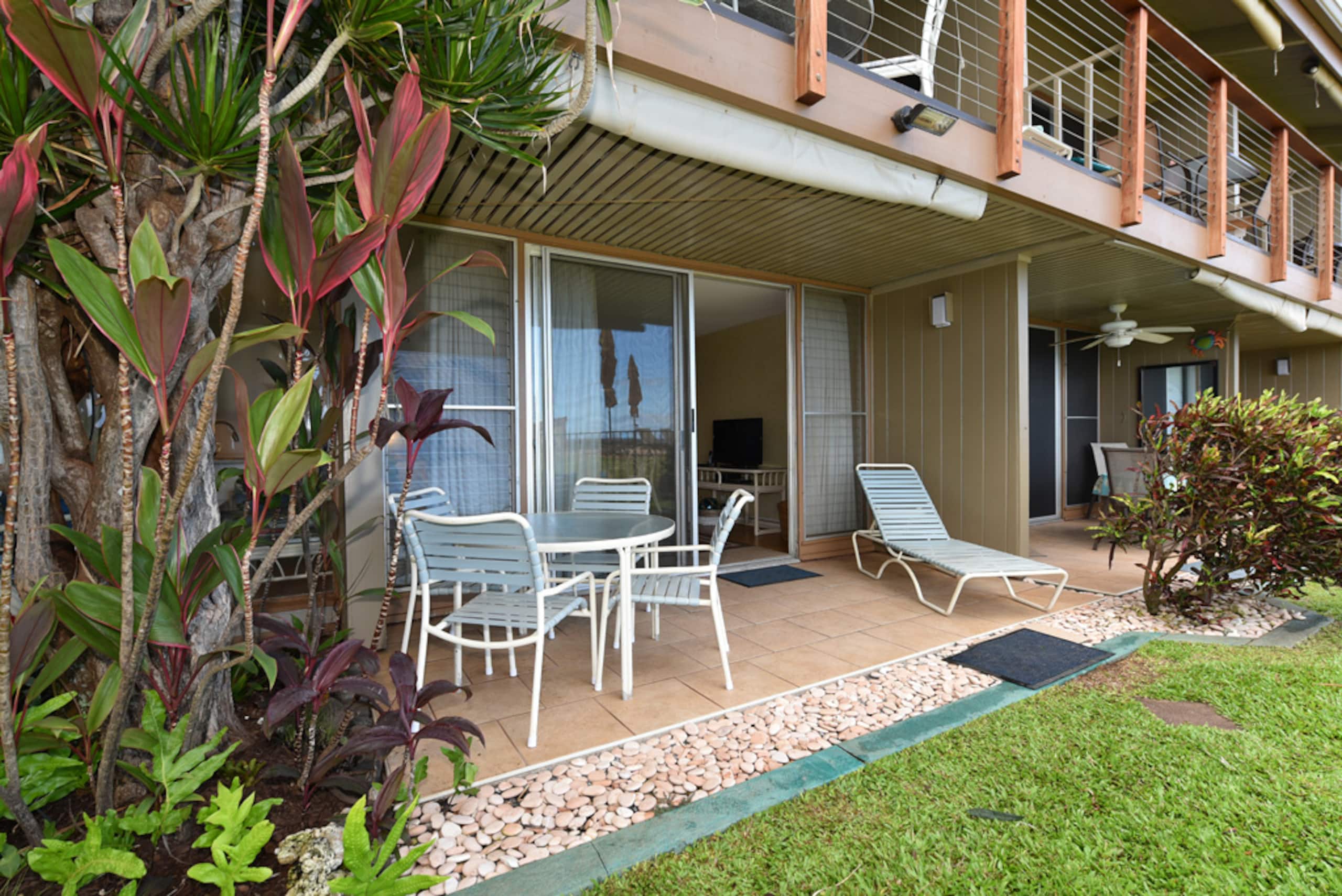 Condo in Lahaina · ★4.79 · 2 bedrooms · 3 beds · 1 private bath - Image 25