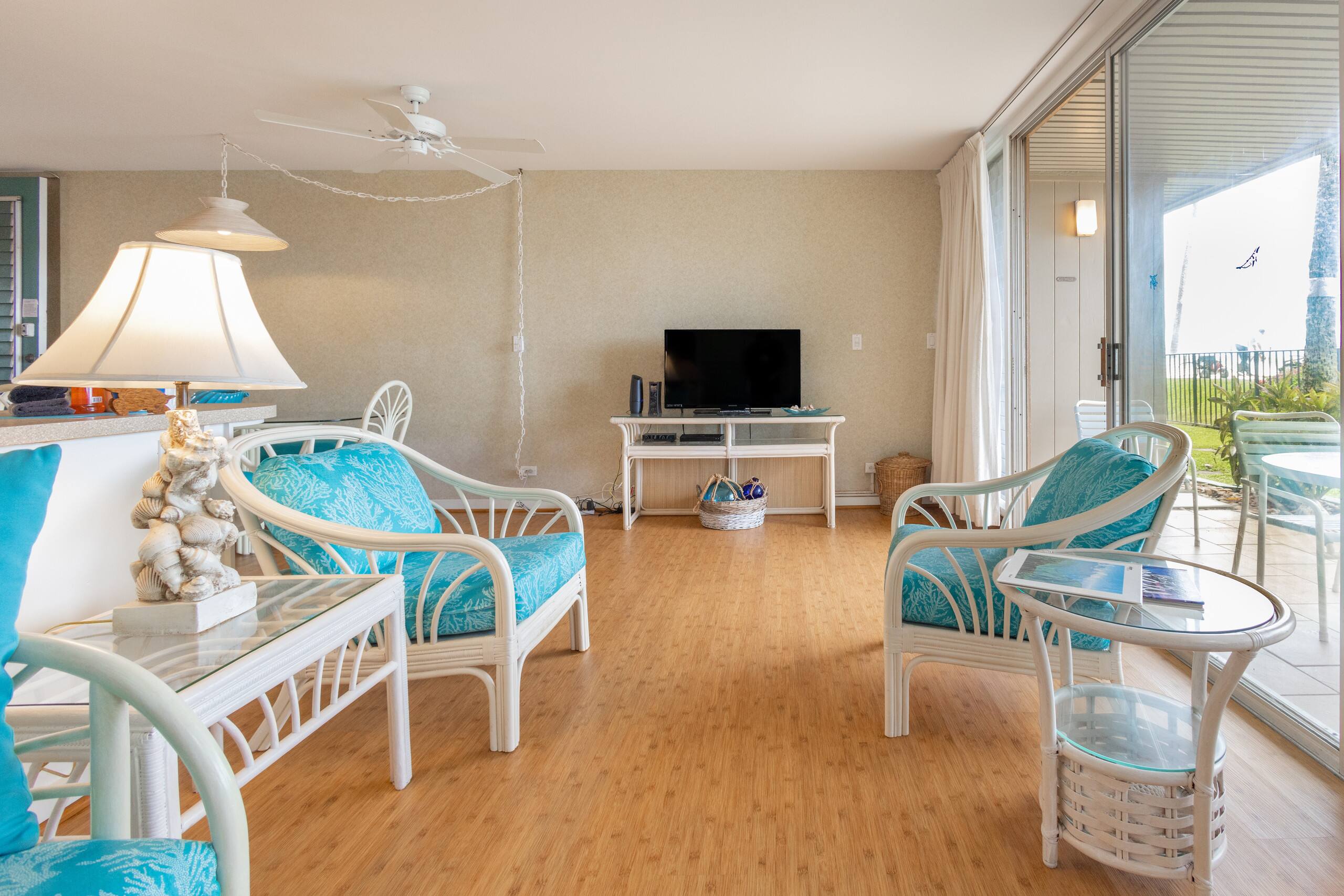 Condo in Lahaina · ★4.79 · 2 bedrooms · 3 beds · 1 private bath - Image 8