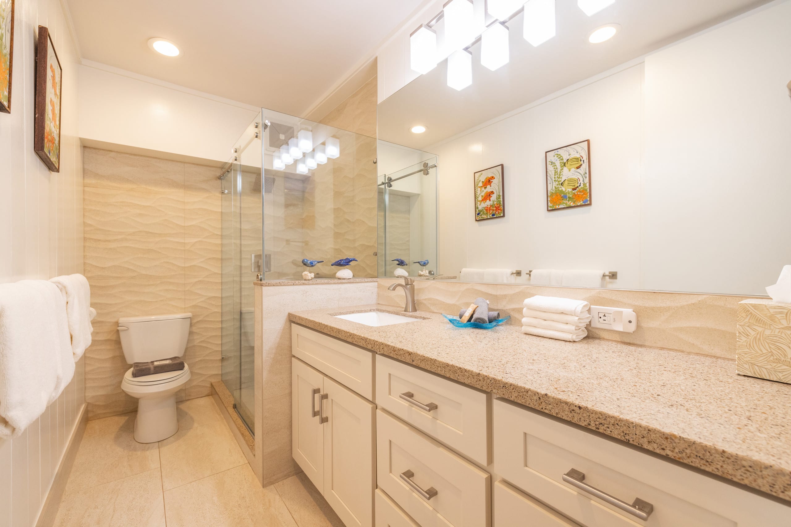 Condo in Lahaina · ★4.79 · 2 bedrooms · 3 beds · 1 private bath - Image 14