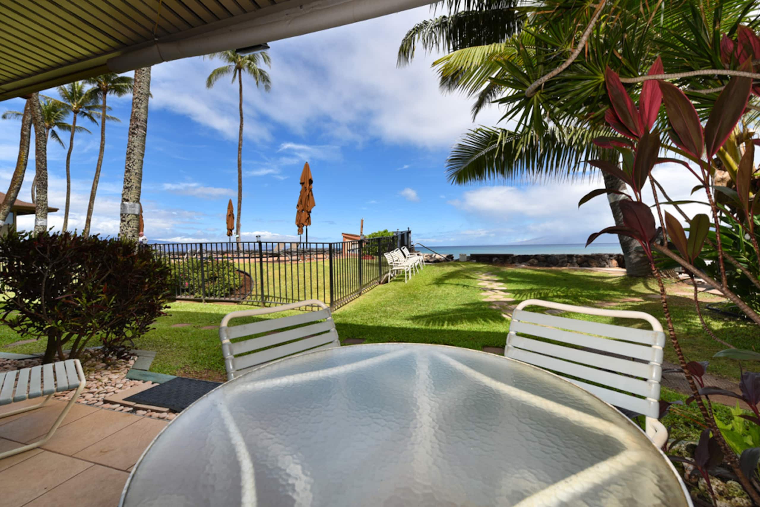 Condo in Lahaina · ★4.79 · 2 bedrooms · 3 beds · 1 private bath - Image 24